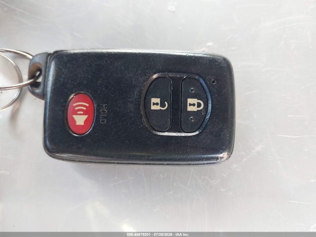 صورة 11 لـ 2011 Toyota PRIUS TWO