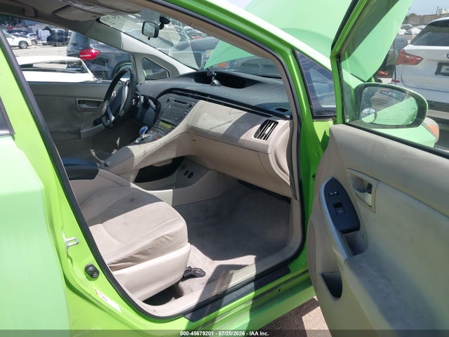صورة 5 لـ 2011 Toyota PRIUS TWO