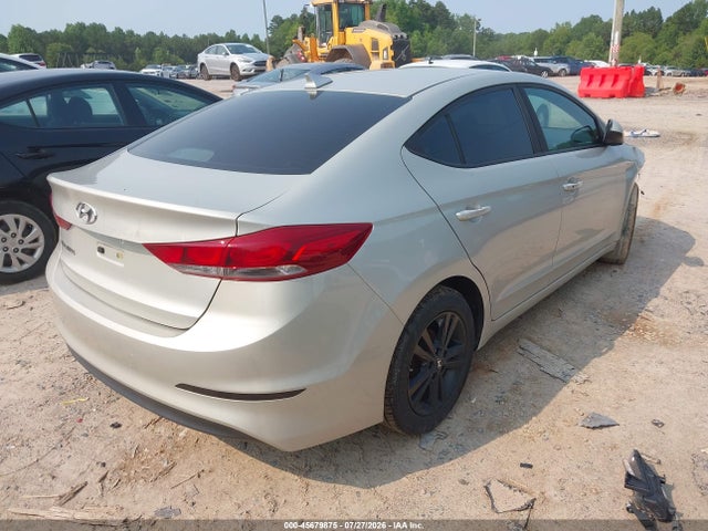 2017 HYUNDAI ELANTRA SE 4