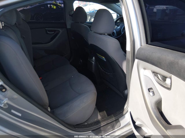 2016 Hyundai ELANTRA SE 照片 8