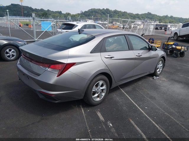 2023 HYUNDAI ELANTRA SE 4