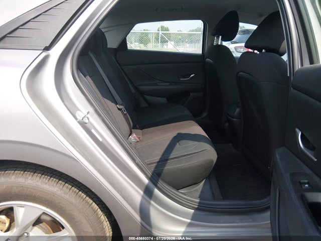 2023 HYUNDAI ELANTRA SE 8