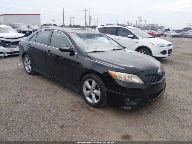 2011 TOYOTA CAMRY SE