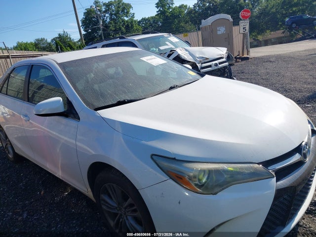 2015 TOYOTA CAMRY SE