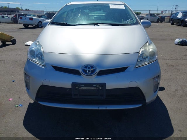 صورة مصغرة 13 لـ 2014 Toyota PRIUS TWO