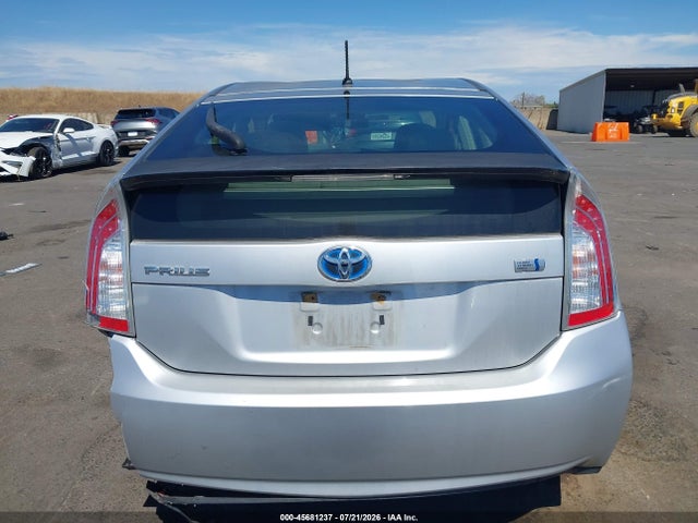 صورة مصغرة 17 لـ 2014 Toyota PRIUS TWO