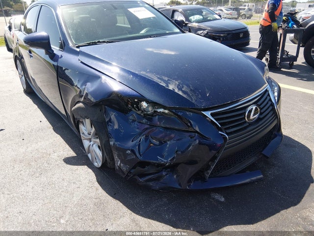 2015 Lexus IS 250 — фото 6