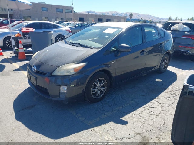 صورة 2 لـ 2011 Toyota PRIUS TWO