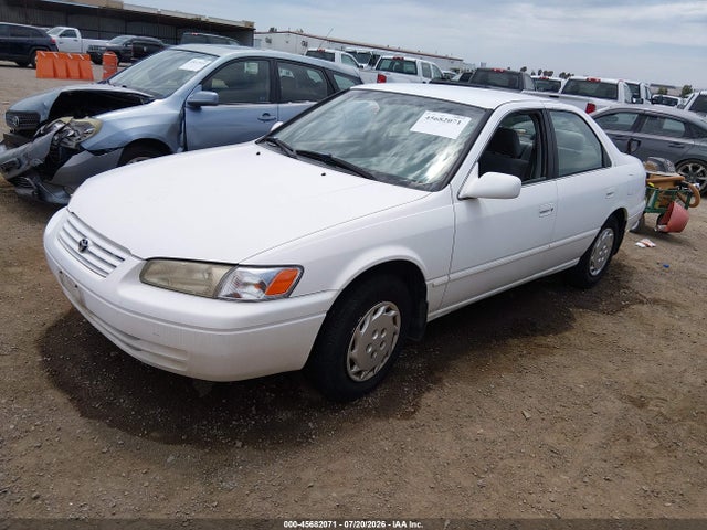1998 Toyota CAMRY LE 照片 2