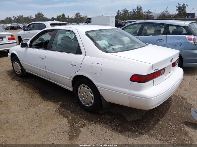 1998 Toyota CAMRY LE 照片 3