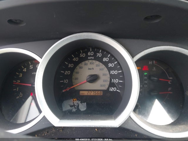 2006 Toyota TACOMA photo 7