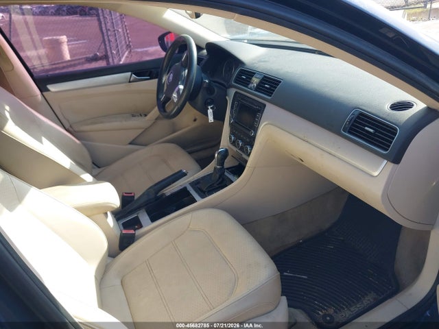 2012 Volkswagen PASSAT 2.5L SE photo 5