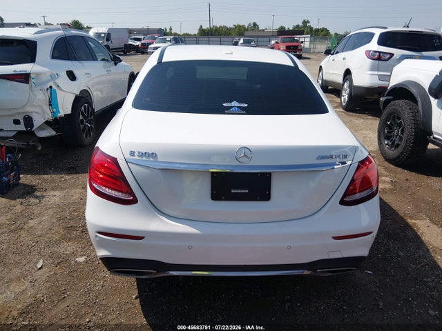 2017 Mercedes-BENZ E 300 — фото 16