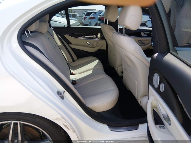 2017 Mercedes-BENZ E 300 — фото 8