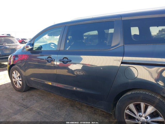 2017 KIA SEDONA LX 14