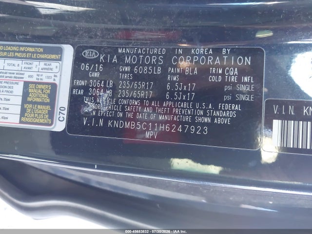 2017 KIA SEDONA LX 9