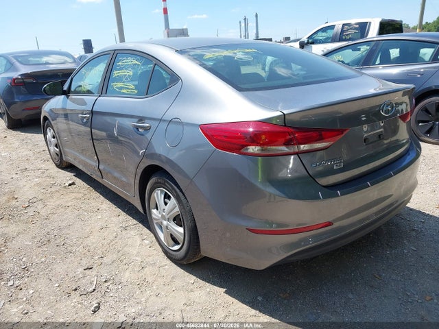 2018 HYUNDAI ELANTRA SE 3