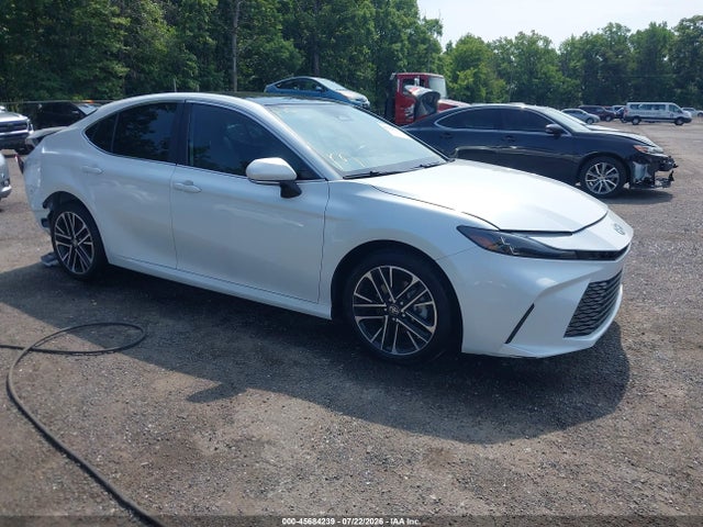 2025 TOYOTA CAMRY XLE