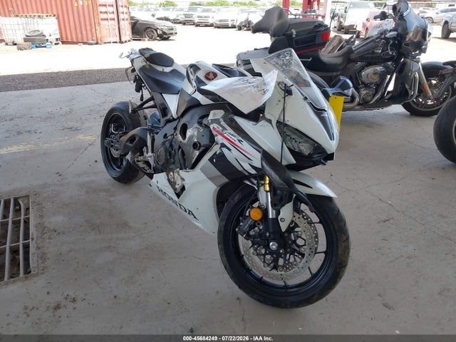 2026 HONDA CBR1000 RR