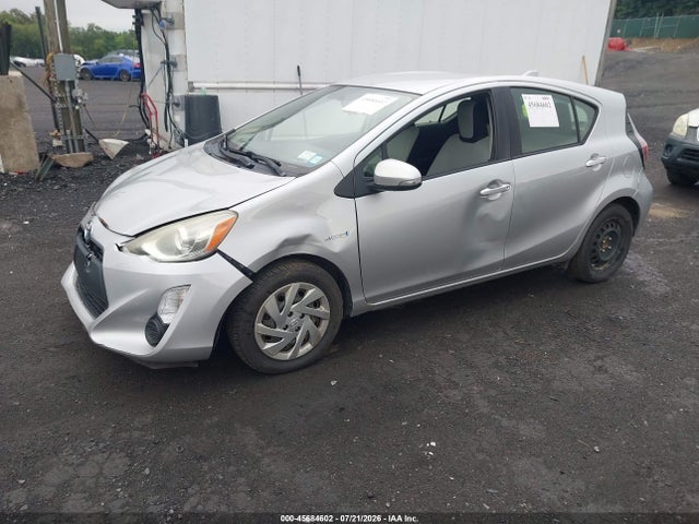 صورة 2 لـ 2015 Toyota PRIUS C ONE