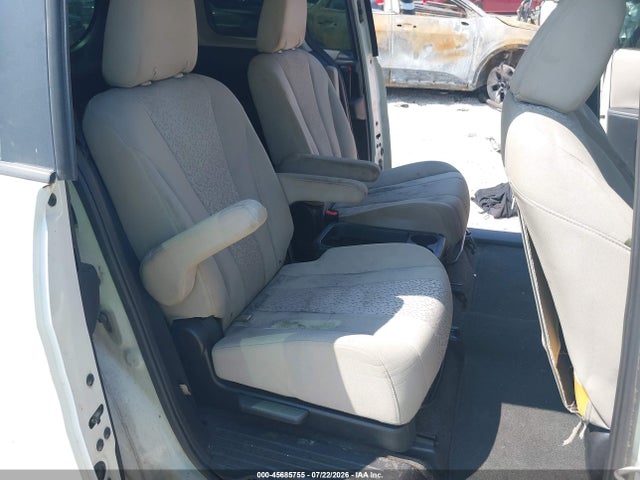 2012 Mazda MAZDA5 SPORT photo 8
