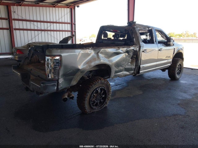 2019 FORD F-350 LARIAT 4