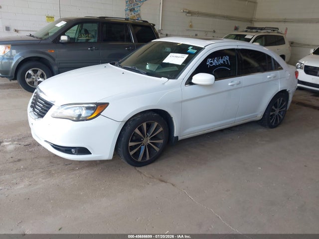 2014 Chrysler 200 LIMITED 照片 2