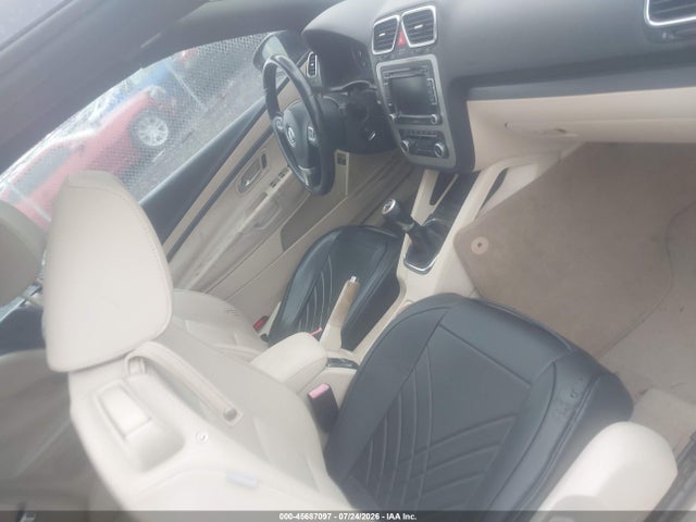 2011 Volkswagen EOS KOMFORT photo 5