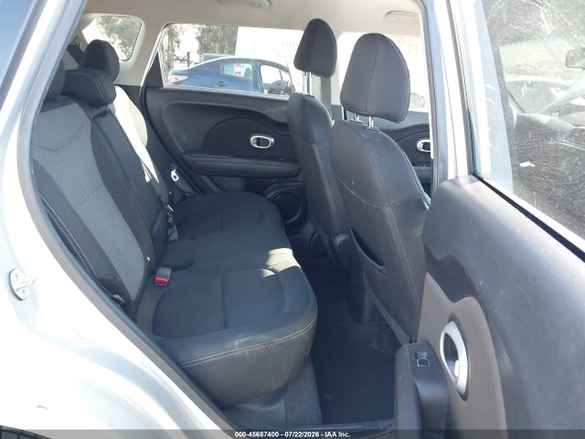 صورة 8 لـ 2017 KIA SOUL +