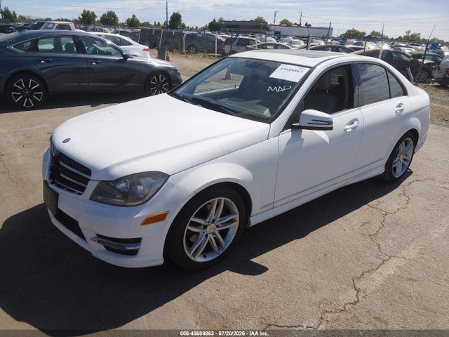 صورة 2 لـ 2014 Mercedes-BENZ C 250 SPORT