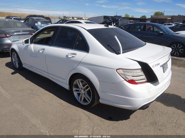 صورة 3 لـ 2014 Mercedes-BENZ C 250 SPORT