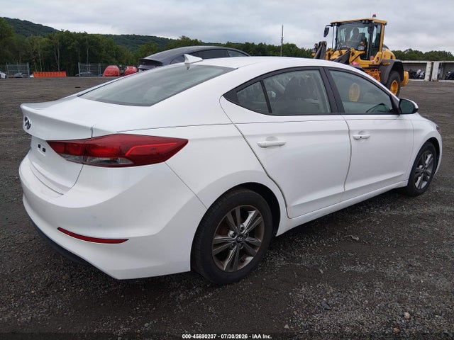 صورة 4 لـ 2017 Hyundai ELANTRA SE