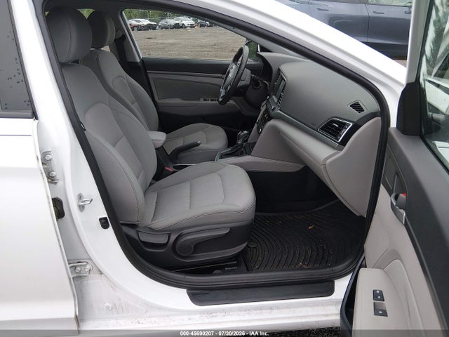 صورة 5 لـ 2017 Hyundai ELANTRA SE