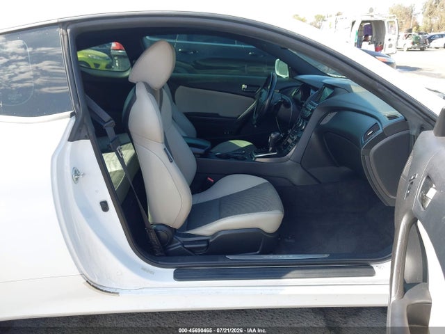 2014 Hyundai GENESIS 2.0T PREMIUM — фото 5