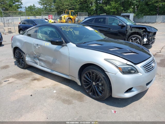 2013 INFINITI G37 