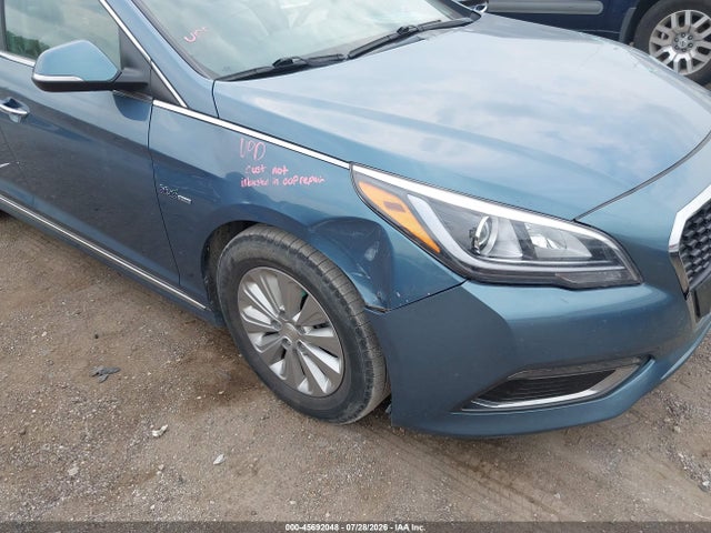 صورة 13 لـ 2016 Hyundai SONATA HYBRID SE