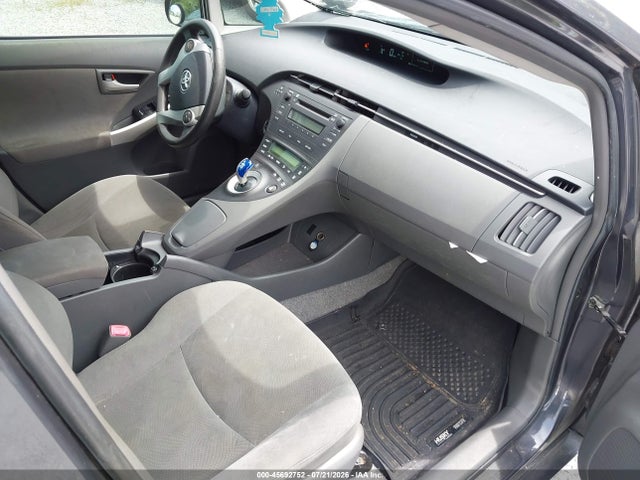 صورة 5 لـ 2011 Toyota PRIUS TWO
