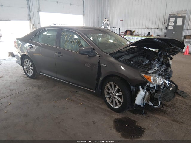 2014 TOYOTA CAMRY XLE