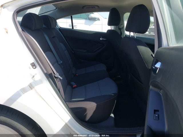 صورة 8 لـ 2014 KIA FORTE EX