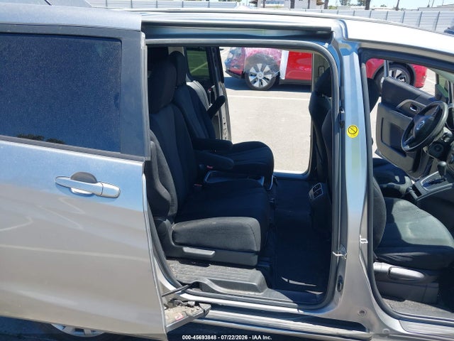صورة 8 لـ 2014 Mazda MAZDA5 SPORT