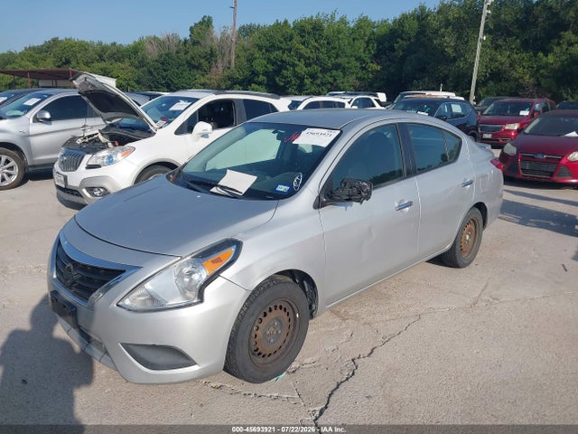 2017 Nissan VERSA 1.6 SV photo 2