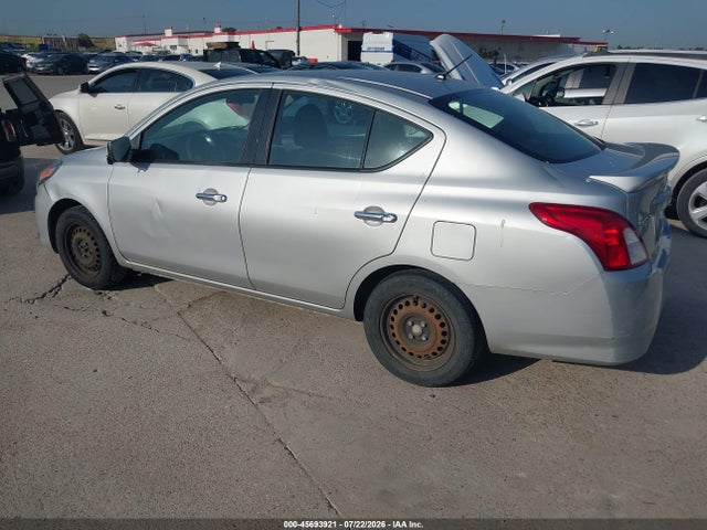 2017 Nissan VERSA 1.6 SV photo 3