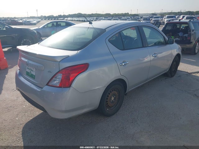 2017 Nissan VERSA 1.6 SV photo 4
