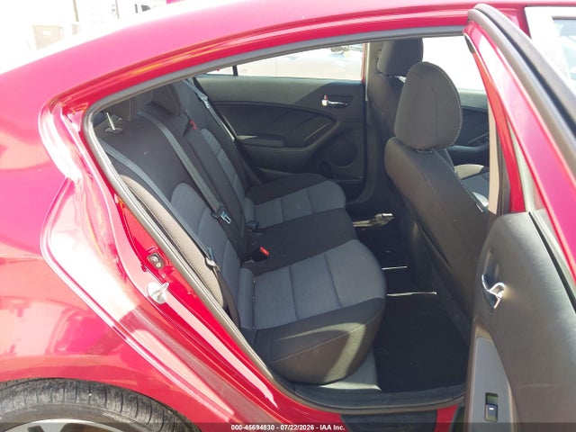 صورة 8 لـ 2015 KIA FORTE EX