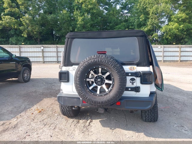 2019 JEEP WRANGLER UNLIMITED SAHARA 4X4 16