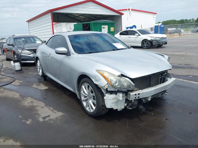2011 INFINITI G37 