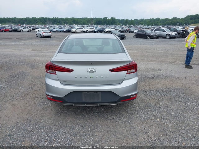 2020 HYUNDAI ELANTRA SE 21