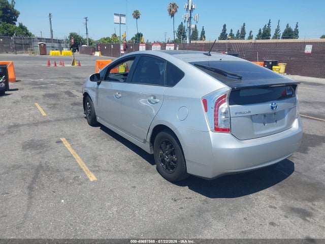 صورة 3 لـ 2012 Toyota PRIUS FOUR