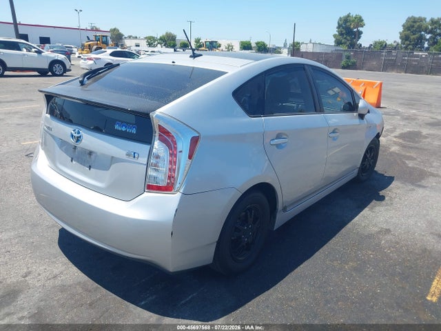صورة 4 لـ 2012 Toyota PRIUS FOUR