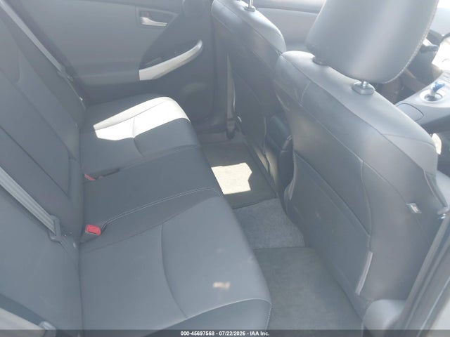 صورة 8 لـ 2012 Toyota PRIUS FOUR